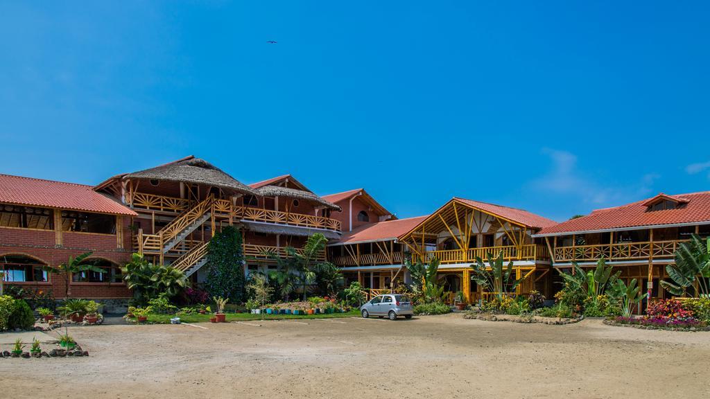 Victor Hugo Hotel Puerto Lopez Exterior photo