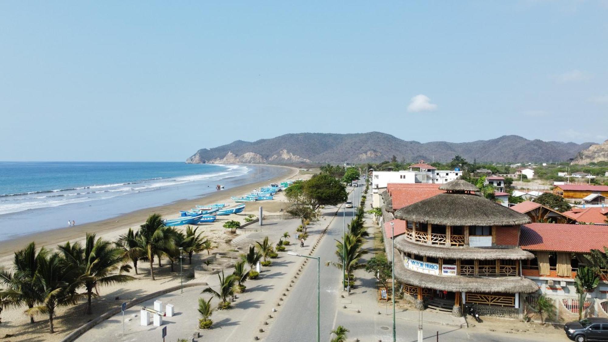 Victor Hugo Hotel Puerto Lopez Exterior photo