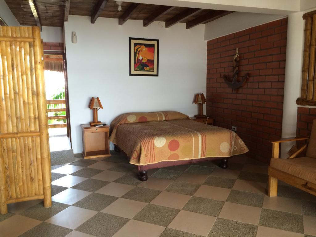 Victor Hugo Hotel Puerto Lopez Exterior photo